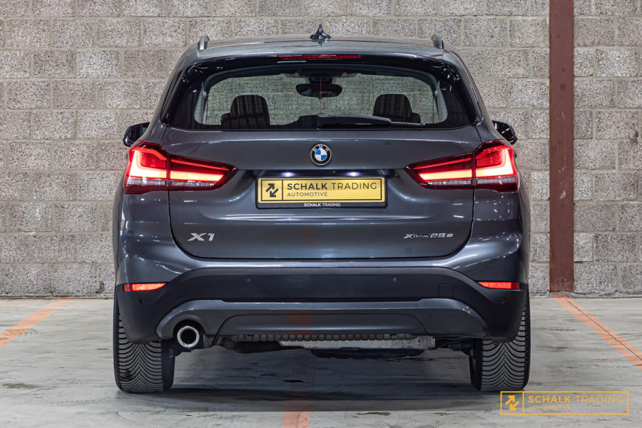 BMW X1 XDrive25e High Executive|Cam|LED|Leder|Carplay|Dealer