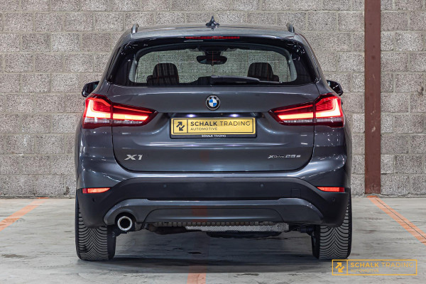 BMW X1 XDrive25e High Executive|Cam|LED|Leder|Carplay|Dealer