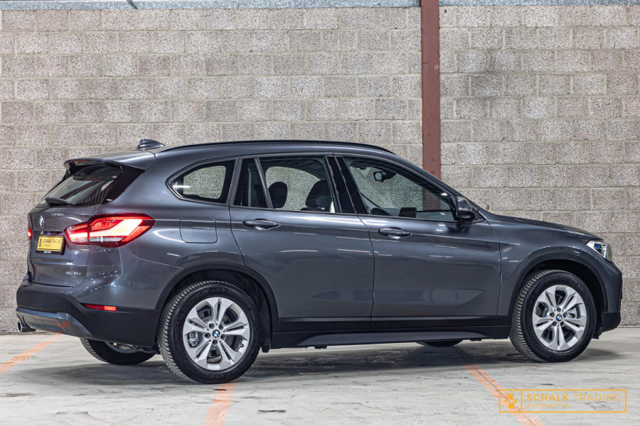 BMW X1 XDrive25e High Executive|Cam|LED|Leder|Carplay|Dealer