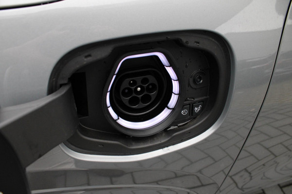 Ford Kuga 2.5 PHEV ST-Line X 243pk Wegklapbare Trekhaak | Winterpack | Panorama dak | 19 inch velgen | Technology Pack | Solar Silver