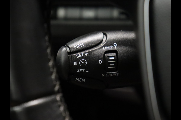 Peugeot 3008 1.2 PureTech Blue Lease Premium [TREKHAAK AFNEEMBAAR, APPLE CARPLAY, ANDROID, HALF LEDER, CAMERA, PDC V+A, CRUISE, NIEUWSTAAT]