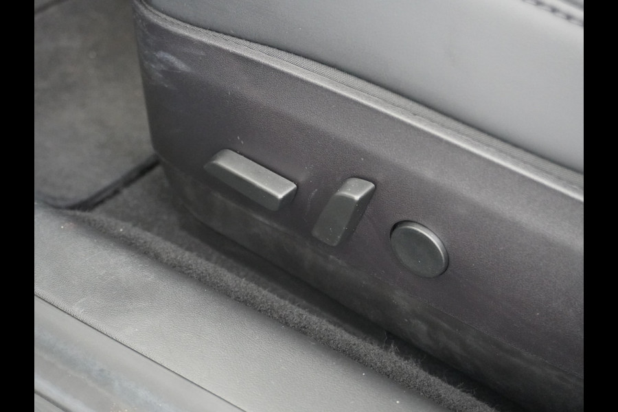 Tesla Model 3 RWD SR+ 60kWh 325PK Lmv 19" AutoPilot Leder PanoDak Adaptive-Cruise Lmv Camera's Elektr.-Stuur+Stoelen+Spiegels+Geheugen+Easy-En Navi LED Comfortstoelen ACC DAB Keyless en Voorverwarmen interieur via App One-Pedal-Drive Origineel Nederlandse auto 1e Eigenaar Garantie Accu/Motor tot 16-12-2027 max 160.000km 1.584kg licht!