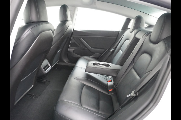 Tesla Model 3 RWD SR+ 60kWh 325PK Lmv 19" AutoPilot Leder PanoDak Adaptive-Cruise Lmv Camera's Elektr.-Stuur+Stoelen+Spiegels+Geheugen+Easy-En Navi LED Comfortstoelen ACC DAB Keyless en Voorverwarmen interieur via App One-Pedal-Drive Origineel Nederlandse auto 1e Eigenaar Garantie Accu/Motor tot 16-12-2027 max 160.000km 1.584kg licht!
