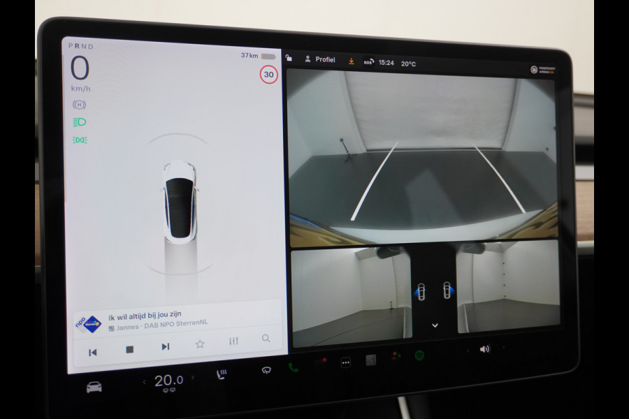 Tesla Model 3 RWD SR+ 60kWh 325PK Lmv 19" AutoPilot Leder PanoDak Adaptive-Cruise Lmv Camera's Elektr.-Stuur+Stoelen+Spiegels+Geheugen+Easy-En Navi LED Comfortstoelen ACC DAB Keyless en Voorverwarmen interieur via App One-Pedal-Drive Origineel Nederlandse auto 1e Eigenaar Garantie Accu/Motor tot 16-12-2027 max 160.000km 1.584kg licht!
