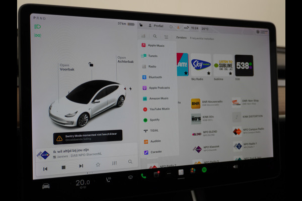 Tesla Model 3 RWD SR+ 60kWh 325PK Lmv 19" AutoPilot Leder PanoDak Adaptive-Cruise Lmv Camera's Elektr.-Stuur+Stoelen+Spiegels+Geheugen+Easy-En Navi LED Comfortstoelen ACC DAB Keyless en Voorverwarmen interieur via App One-Pedal-Drive Origineel Nederlandse auto 1e Eigenaar Garantie Accu/Motor tot 16-12-2027 max 160.000km 1.584kg licht!