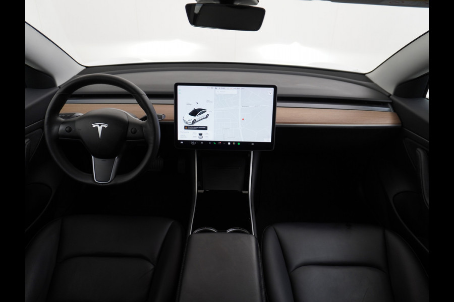 Tesla Model 3 RWD SR+ 60kWh 325PK Lmv 19" AutoPilot Leder PanoDak Adaptive-Cruise Lmv Camera's Elektr.-Stuur+Stoelen+Spiegels+Geheugen+Easy-En Navi LED Comfortstoelen ACC DAB Keyless en Voorverwarmen interieur via App One-Pedal-Drive Origineel Nederlandse auto 1e Eigenaar Garantie Accu/Motor tot 16-12-2027 max 160.000km 1.584kg licht!