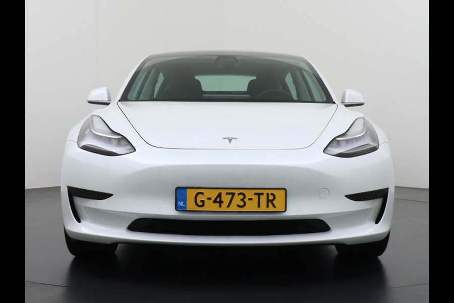 Tesla Model 3 RWD SR+ 60kWh 325PK Lmv 19" AutoPilot Leder PanoDak Adaptive-Cruise Lmv Camera's Elektr.-Stuur+Stoelen+Spiegels+Geheugen+Easy-En Navi LED Comfortstoelen ACC DAB Keyless en Voorverwarmen interieur via App One-Pedal-Drive Origineel Nederlandse auto 1e Eigenaar Garantie Accu/Motor tot 16-12-2027 max 160.000km 1.584kg licht!
