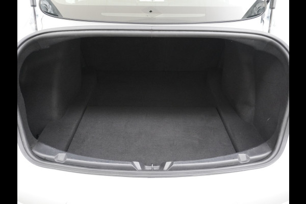 Tesla Model 3 RWD SR+ 60kWh 325PK Lmv 19" AutoPilot Leder PanoDak Adaptive-Cruise Lmv Camera's Elektr.-Stuur+Stoelen+Spiegels+Geheugen+Easy-En Navi LED Comfortstoelen ACC DAB Keyless en Voorverwarmen interieur via App One-Pedal-Drive Origineel Nederlandse auto 1e Eigenaar Garantie Accu/Motor tot 16-12-2027 max 160.000km 1.584kg licht!