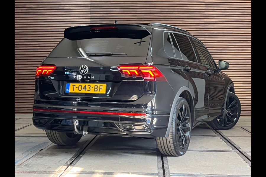 Volkswagen Tiguan 1.5 TSI R-Line Business | Black Edition | Panorama | IQ Light | Trekhaak | BTW Auto