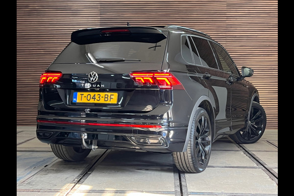 Volkswagen Tiguan 1.5 TSI R-Line Business | Black Edition | Panorama | IQ Light | Trekhaak | BTW Auto