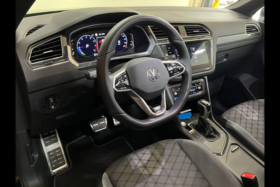 Volkswagen Tiguan 1.5 TSI R-Line Business | Black Edition | Panorama | IQ Light | Trekhaak | BTW Auto