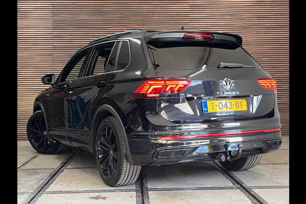 Volkswagen Tiguan 1.5 TSI R-Line Business | Black Edition | Panorama | IQ Light | Trekhaak | BTW Auto
