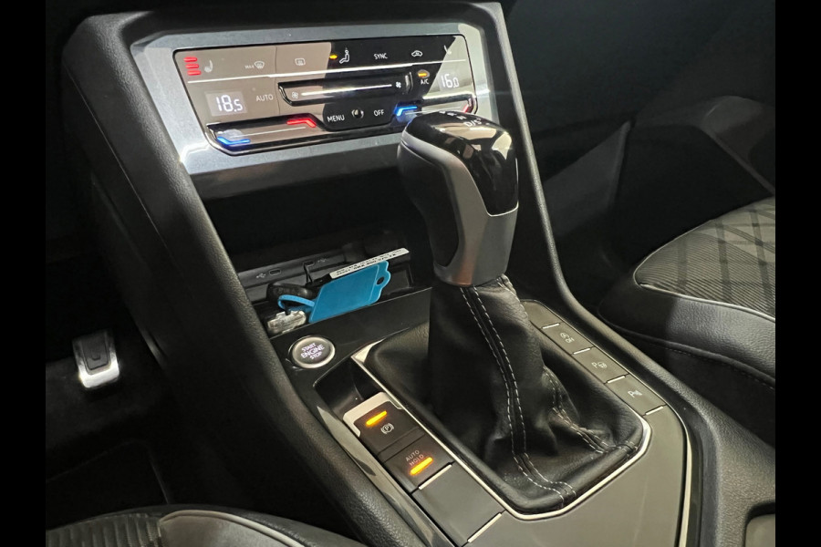 Volkswagen Tiguan 1.5 TSI R-Line Business | Black Edition | Panorama | IQ Light | Trekhaak | BTW Auto