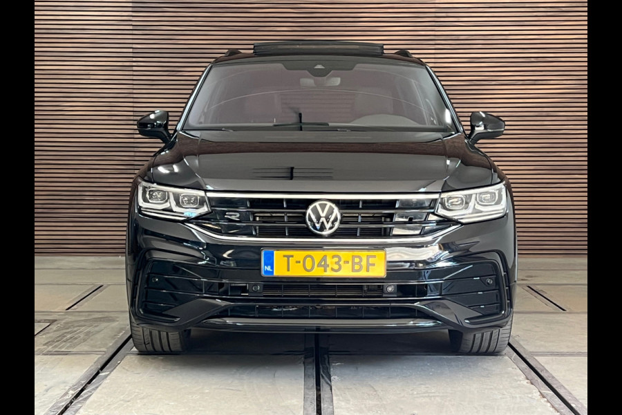 Volkswagen Tiguan 1.5 TSI R-Line Business | Black Edition | Panorama | IQ Light | Trekhaak | BTW Auto