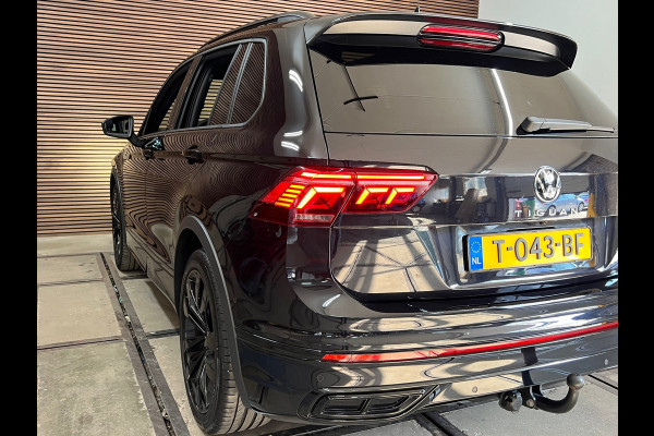 Volkswagen Tiguan 1.5 TSI R-Line Business | Black Edition | Panorama | IQ Light | Trekhaak | BTW Auto