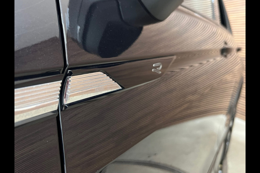 Volkswagen Tiguan 1.5 TSI R-Line Business | Black Edition | Panorama | IQ Light | Trekhaak | BTW Auto