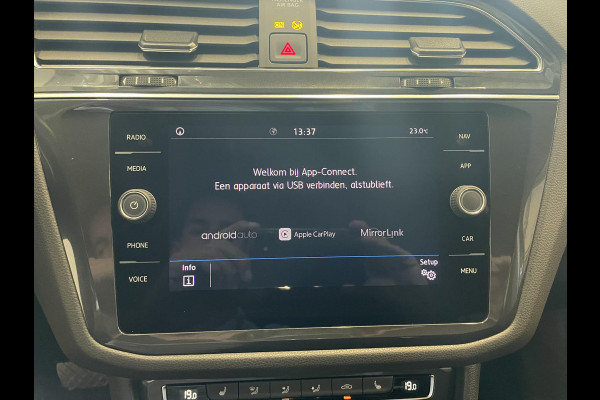 Volkswagen Tiguan Allspace 1.5 TSI Comfortline Business Climate control Cruise control adaptieve Navigatie Stoelverwarming Parkeersensoren Stoelverwarming Keyless Apple Carplay/ Android Auto