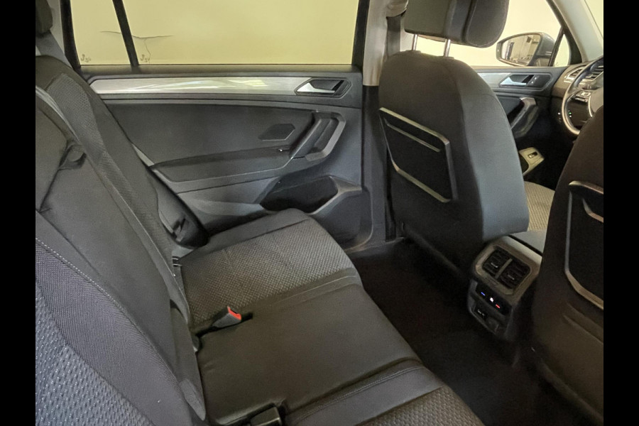 Volkswagen Tiguan Allspace 1.5 TSI Comfortline Business Climate control Cruise control adaptieve Navigatie Stoelverwarming Parkeersensoren Stoelverwarming Keyless Apple Carplay/ Android Auto