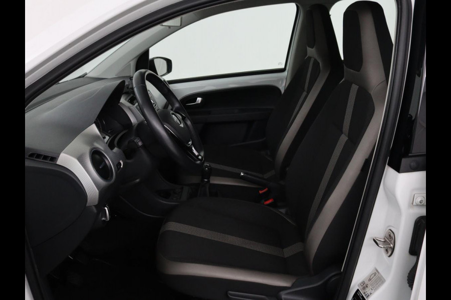Volkswagen up! 1.0 BMT high up! | Cruise control | Airco | Bleutooth | LMV 15 inch | Parkeersensoren achter | Radio | LED dagrijverlichting