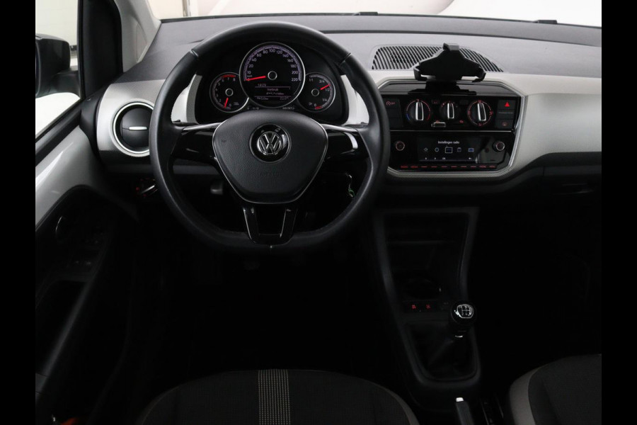 Volkswagen up! 1.0 BMT high up! | Cruise control | Airco | Bleutooth | LMV 15 inch | Parkeersensoren achter | Radio | LED dagrijverlichting