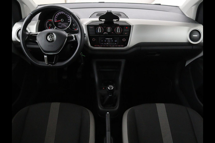 Volkswagen up! 1.0 BMT high up! | Cruise control | Airco | Bleutooth | LMV 15 inch | Parkeersensoren achter | Radio | LED dagrijverlichting