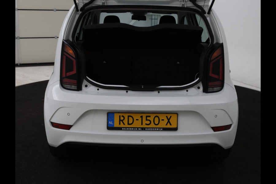 Volkswagen up! 1.0 BMT high up! | Cruise control | Airco | Bleutooth | LMV 15 inch | Parkeersensoren achter | Radio | LED dagrijverlichting