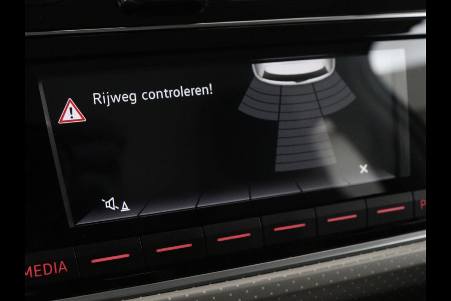 Volkswagen up! 1.0 BMT high up! | Cruise control | Airco | Bleutooth | LMV 15 inch | Parkeersensoren achter | Radio | LED dagrijverlichting