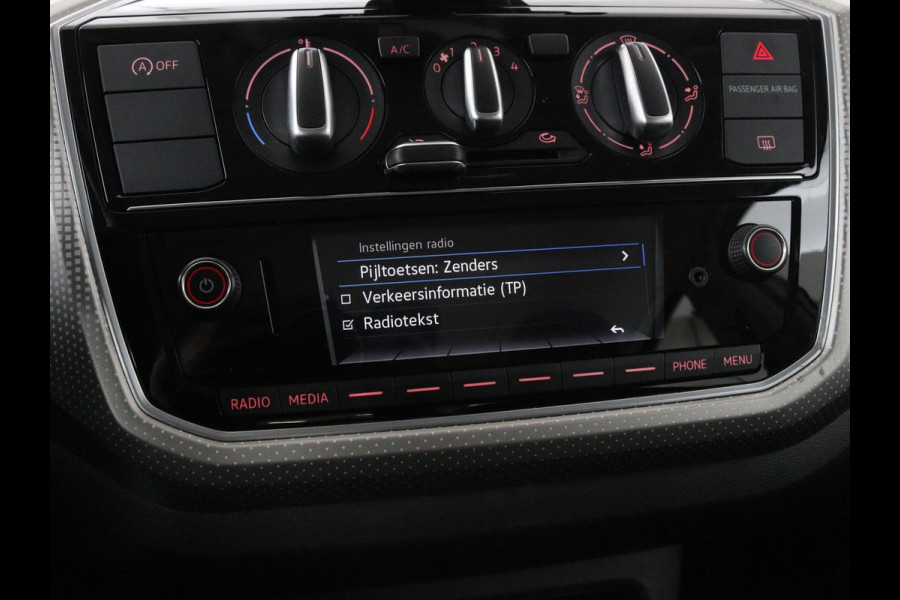 Volkswagen up! 1.0 BMT high up! | Cruise control | Airco | Bleutooth | LMV 15 inch | Parkeersensoren achter | Radio | LED dagrijverlichting