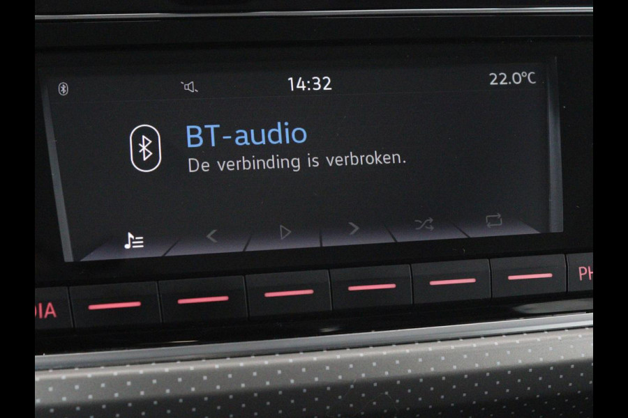 Volkswagen up! 1.0 BMT high up! | Cruise control | Airco | Bleutooth | LMV 15 inch | Parkeersensoren achter | Radio | LED dagrijverlichting
