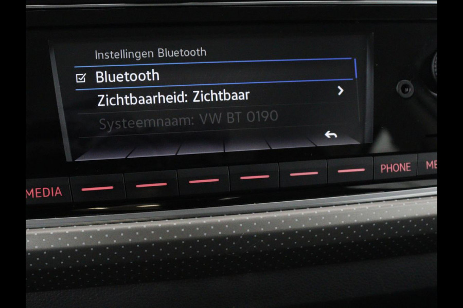 Volkswagen up! 1.0 BMT high up! | Cruise control | Airco | Bleutooth | LMV 15 inch | Parkeersensoren achter | Radio | LED dagrijverlichting
