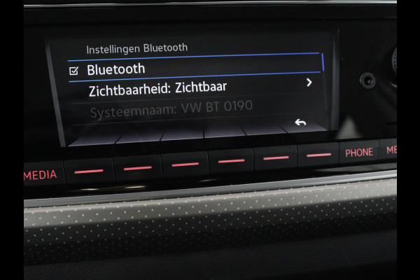 Volkswagen up! 1.0 BMT high up! | Cruise control | Airco | Bleutooth | LMV 15 inch | Parkeersensoren achter | Radio | LED dagrijverlichting