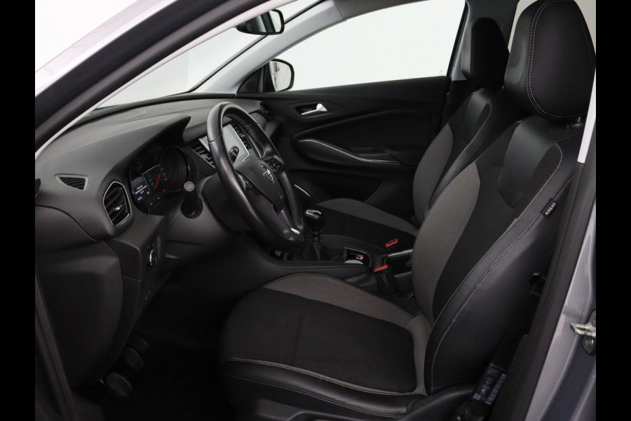Opel Grandland X 1.2 Turbo Business Executive | Cruise control | Afneembare trekhaak | DAB | Elektrische achterklep | Carplay | Keyless