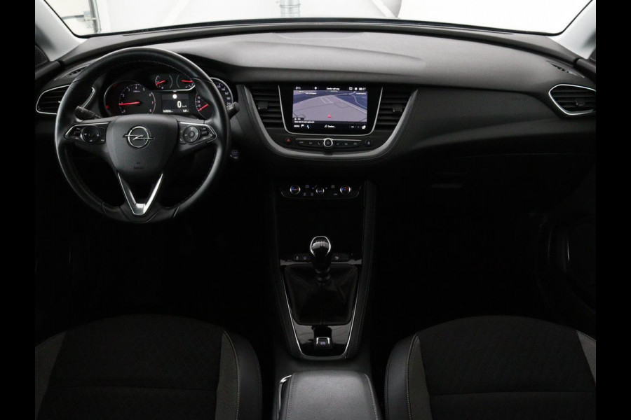 Opel Grandland X 1.2 Turbo Business Executive | Cruise control | Afneembare trekhaak | DAB | Elektrische achterklep | Carplay | Keyless