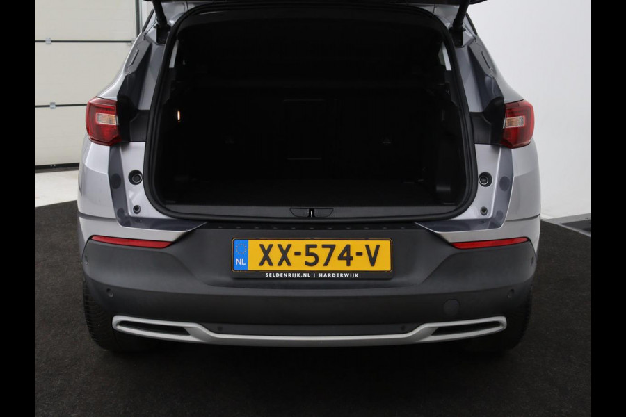 Opel Grandland X 1.2 Turbo Business Executive | Cruise control | Afneembare trekhaak | DAB | Elektrische achterklep | Carplay | Keyless