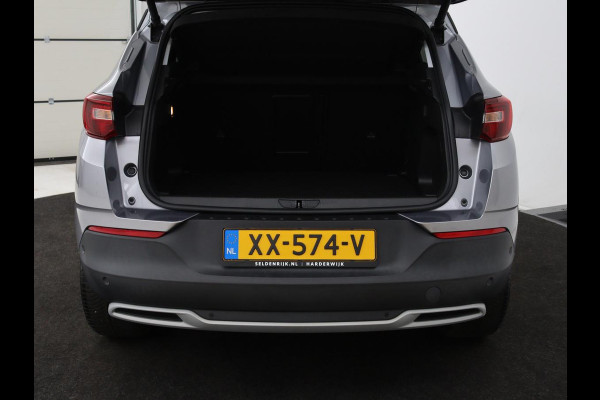 Opel Grandland X 1.2 Turbo Business Executive | Cruise control | Afneembare trekhaak | DAB | Elektrische achterklep | Carplay | Keyless