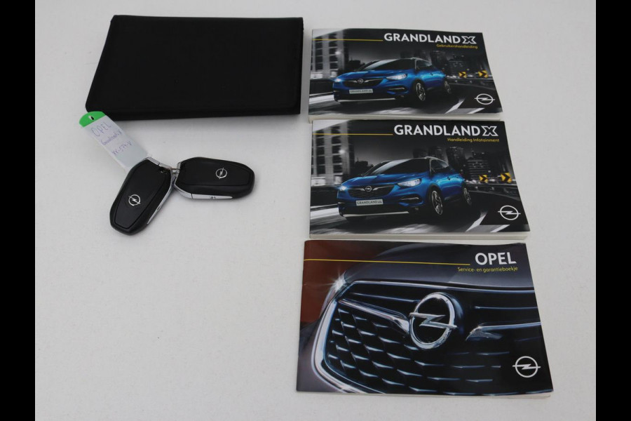 Opel Grandland X 1.2 Turbo Business Executive | Cruise control | Afneembare trekhaak | DAB | Elektrische achterklep | Carplay | Keyless