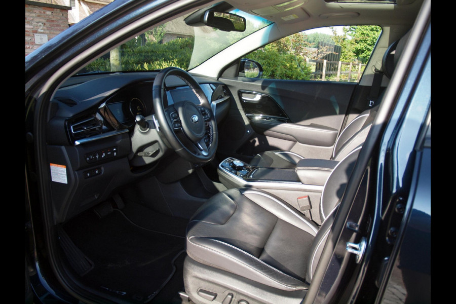Kia e-Niro ExecutiveLine 64 kWh | Panoramadak | Camera | Apple Carplay | Cruise Control | JBL |