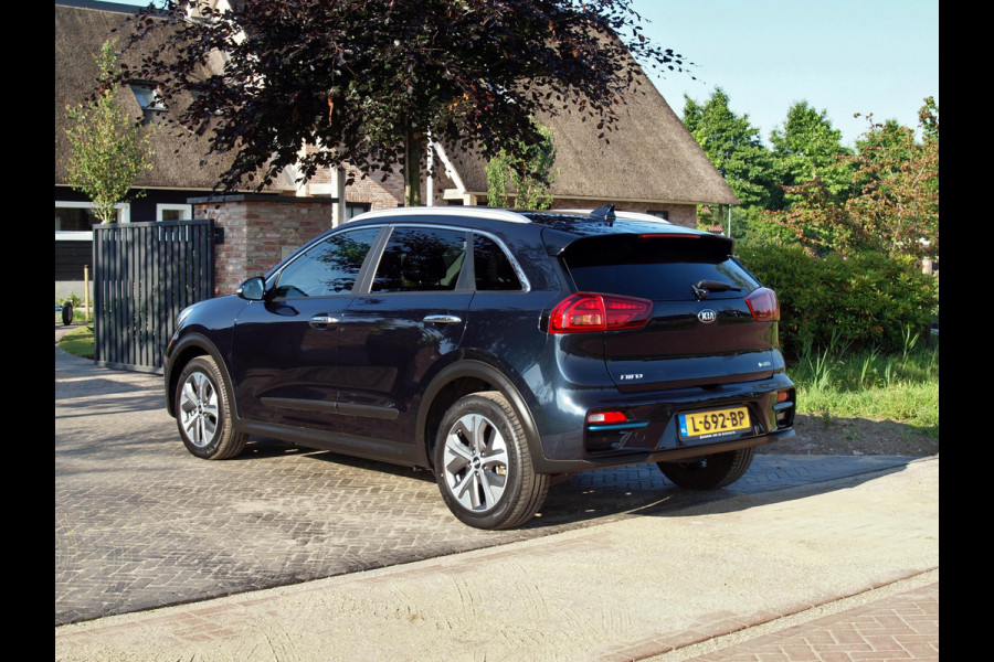 Kia e-Niro ExecutiveLine 64 kWh | Panoramadak | Camera | Apple Carplay | Cruise Control | JBL |