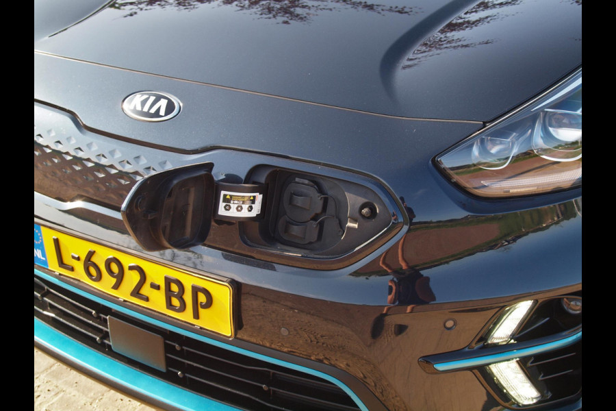 Kia e-Niro ExecutiveLine 64 kWh | Panoramadak | Camera | Apple Carplay | Cruise Control | JBL |