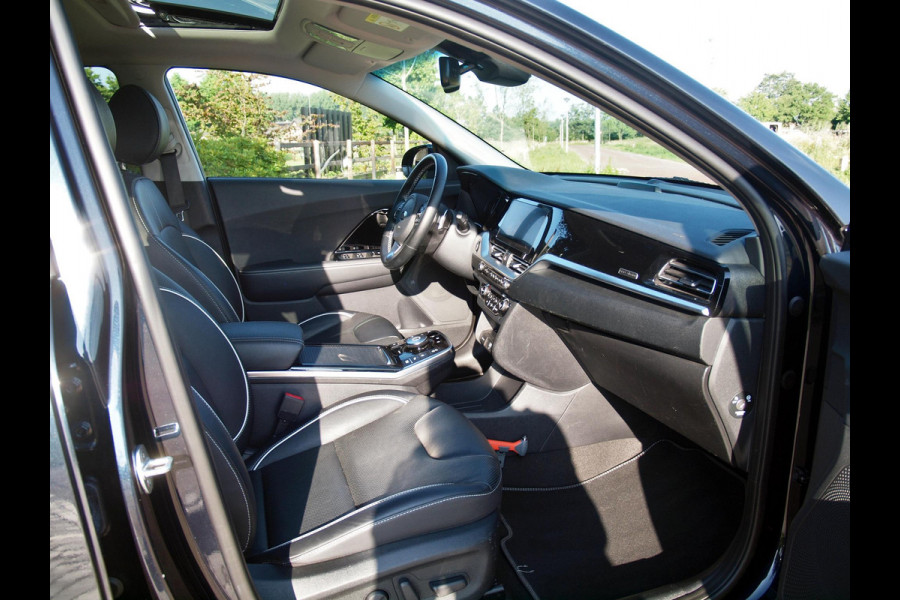Kia e-Niro ExecutiveLine 64 kWh | Panoramadak | Camera | Apple Carplay | Cruise Control | JBL |