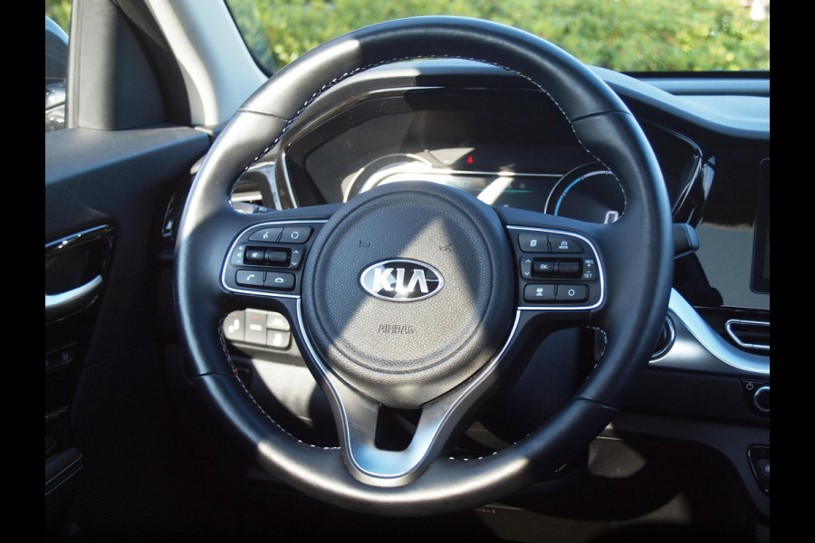 Kia e-Niro ExecutiveLine 64 kWh | Panoramadak | Camera | Apple Carplay | Cruise Control | JBL |