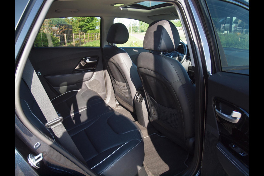 Kia e-Niro ExecutiveLine 64 kWh | Panoramadak | Camera | Apple Carplay | Cruise Control | JBL |