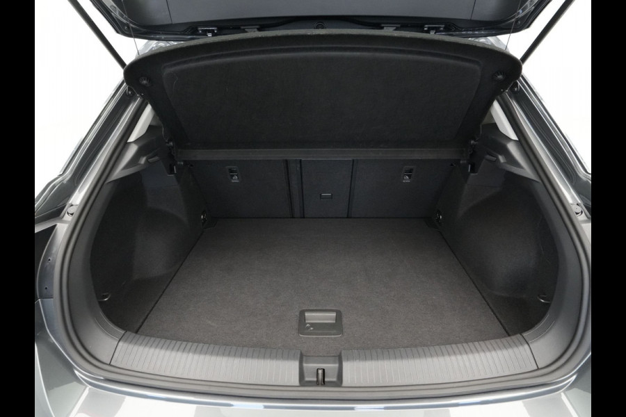 Volkswagen T-Roc 1.5 TSI 150pk DSG Life Edition Navi via App Pdc Clima Acc 63