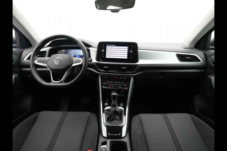 Volkswagen T-Roc 1.5 TSI 150pk DSG Life Edition Navi via App Pdc Clima Acc 63