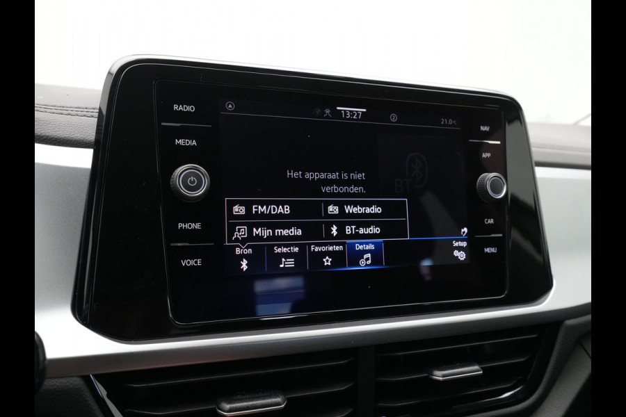 Volkswagen T-Roc 1.5 TSI 150pk DSG Life Edition Navi via App Pdc Clima Acc 63