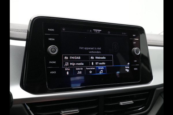 Volkswagen T-Roc 1.5 TSI 150pk DSG Life Edition Navi via App Pdc Clima Acc 63