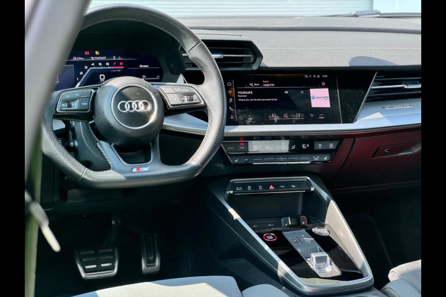 Audi S3 Limousine 2.0 TFSI S3 quattro Pano/Matrix/B&O/RS zetels