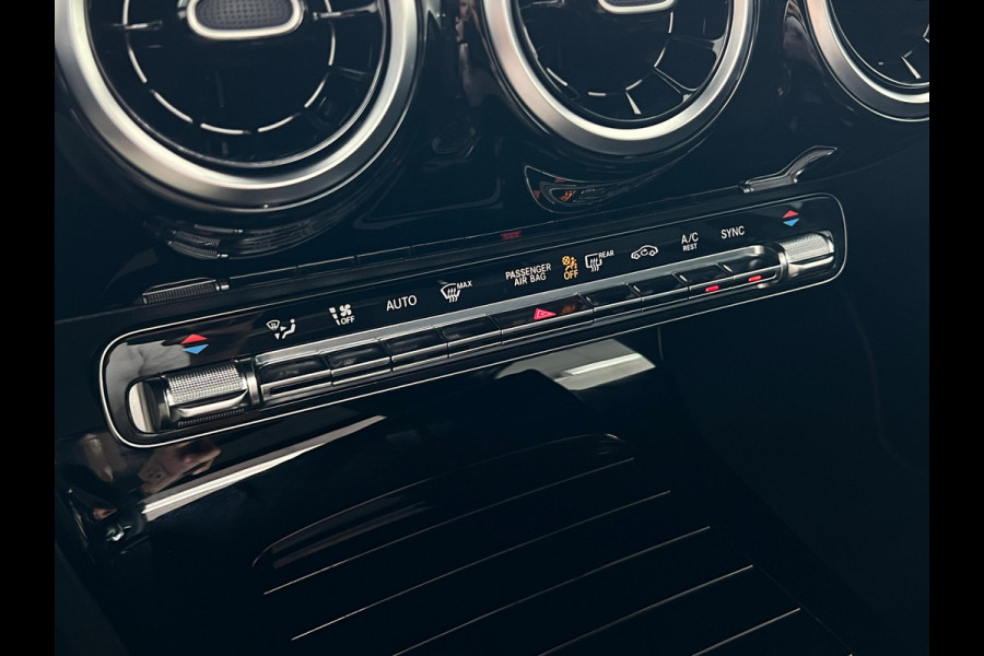 Volvo XC40 1.5 T4 Recharge Inscription Expression NL AUTO | CAMERA | TREKHAAK | LEDER | PANO | 6x voorraad