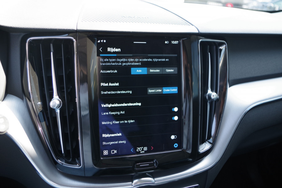 Volvo XC60 2.0 T6 Plug-in hybrid 340 PK AWD Inscription, Panoramadak, Harman/Kardon, Leder