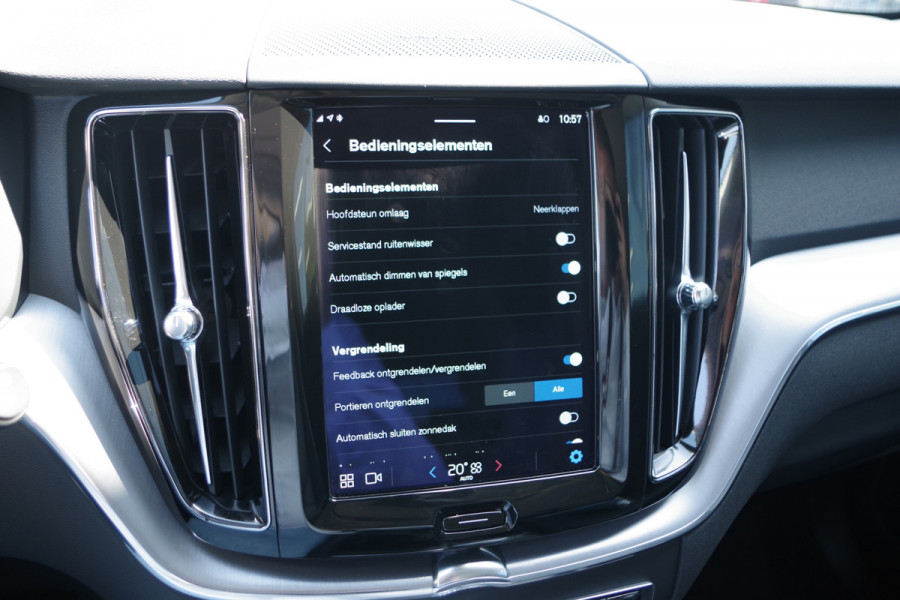 Volvo XC60 2.0 T6 Plug-in hybrid 340 PK AWD Inscription, Panoramadak, Harman/Kardon, Leder